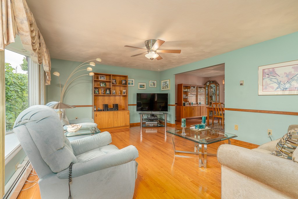 17 Fox Run Cranston, RI 02921 - Photo 5 of 39 Gallery Image 5