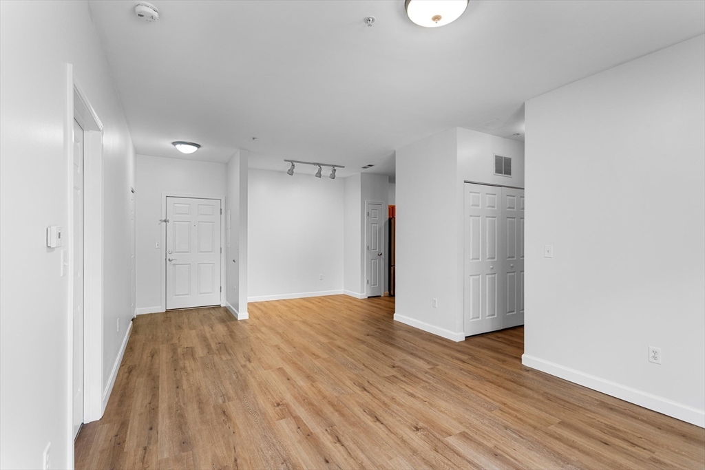 23 Hampshire Road, Unit 206 Methuen, MA 01844 - Photo 10 of 36 Gallery Image 10