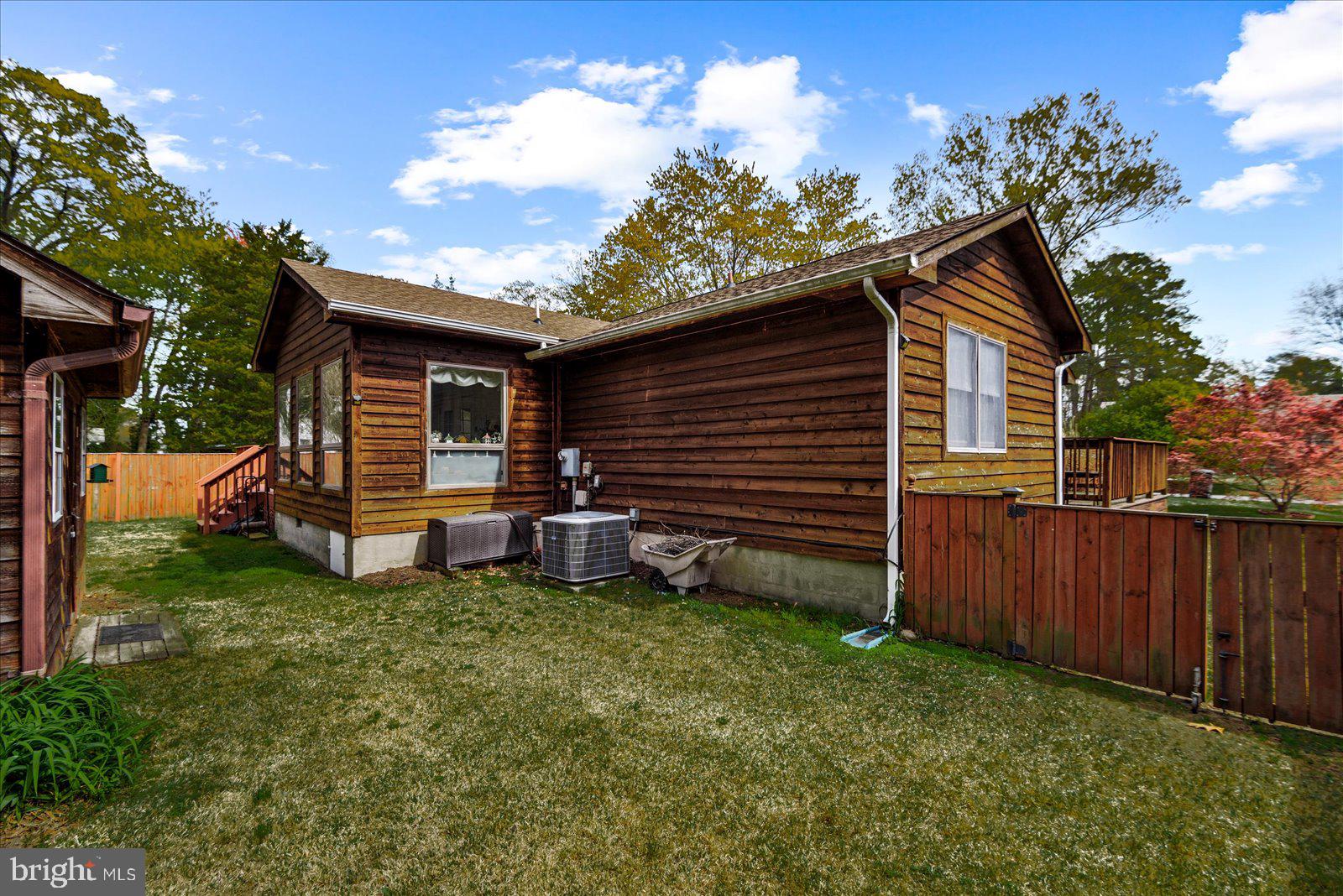 121 11th Street Colonial Beach, VA 22443 - Photo 29 of 33 a front view of a house with garden