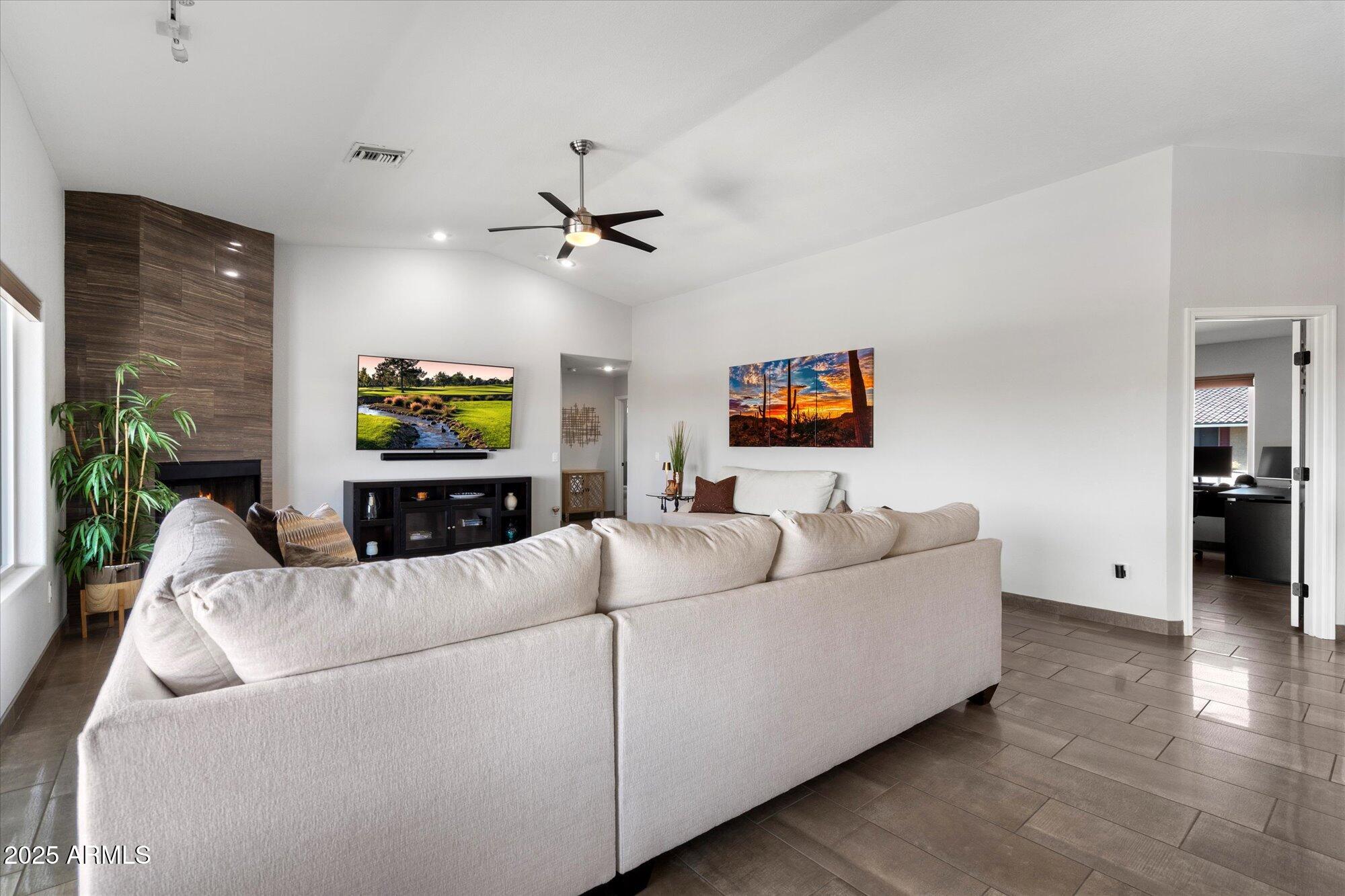 15031 Windyhill Road Fountain Hills, AZ 85268 - Photo 15 of 34 09-87952519