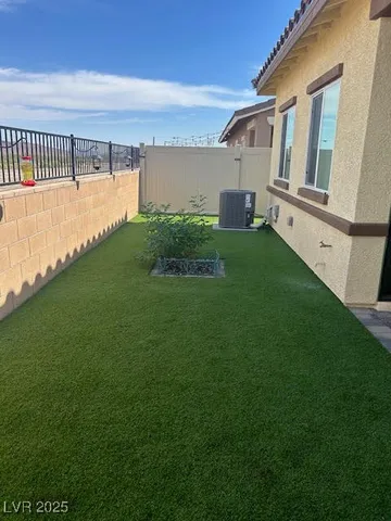 $1,828 | 336 Larksong Avenue, Henderson, NV 89011