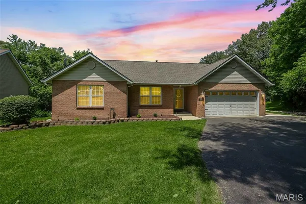 $375,000 | 232 Sheffield Drive, Belleville, IL 62223