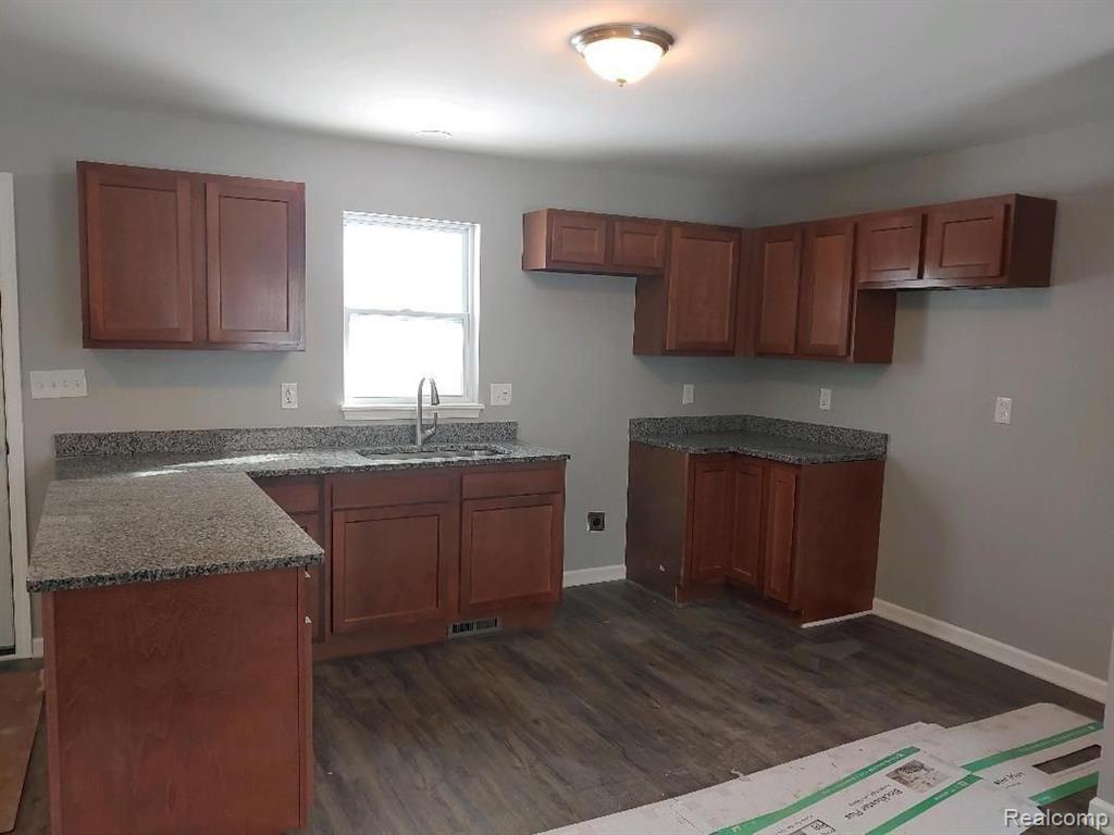 1774 Castle Road North Branch, MI 48461 - Photo 8 of 10