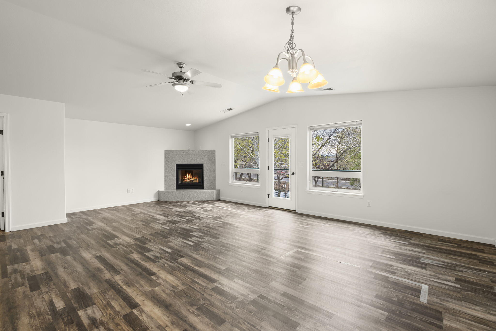 438 Northwest 19th Street, Unit 60 Redmond, OR 97756 - Photo 12 of 32