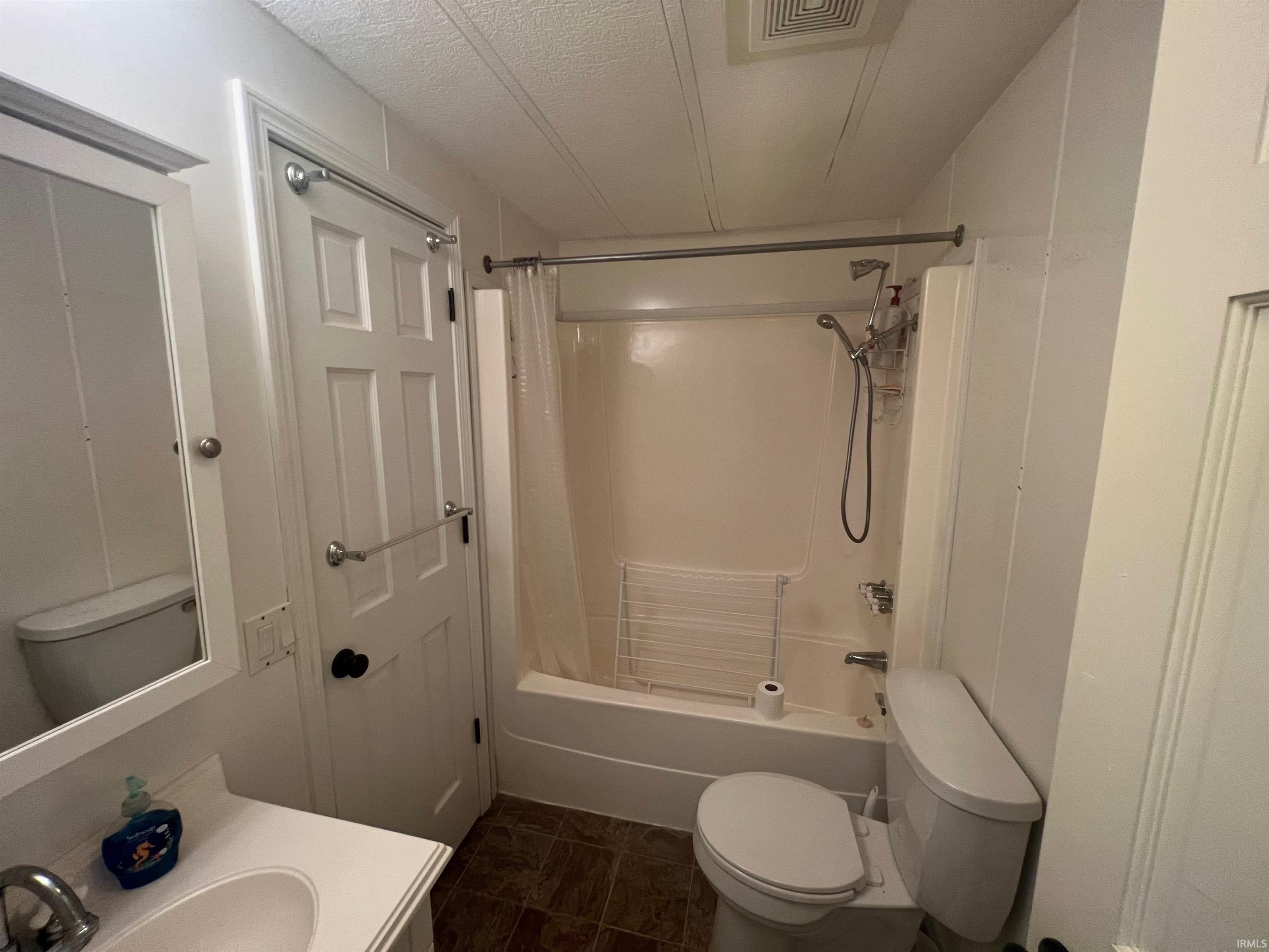 11631 Boberg Road Evansville, IN 47712 - Photo 13 of 26 Gallery Image 13