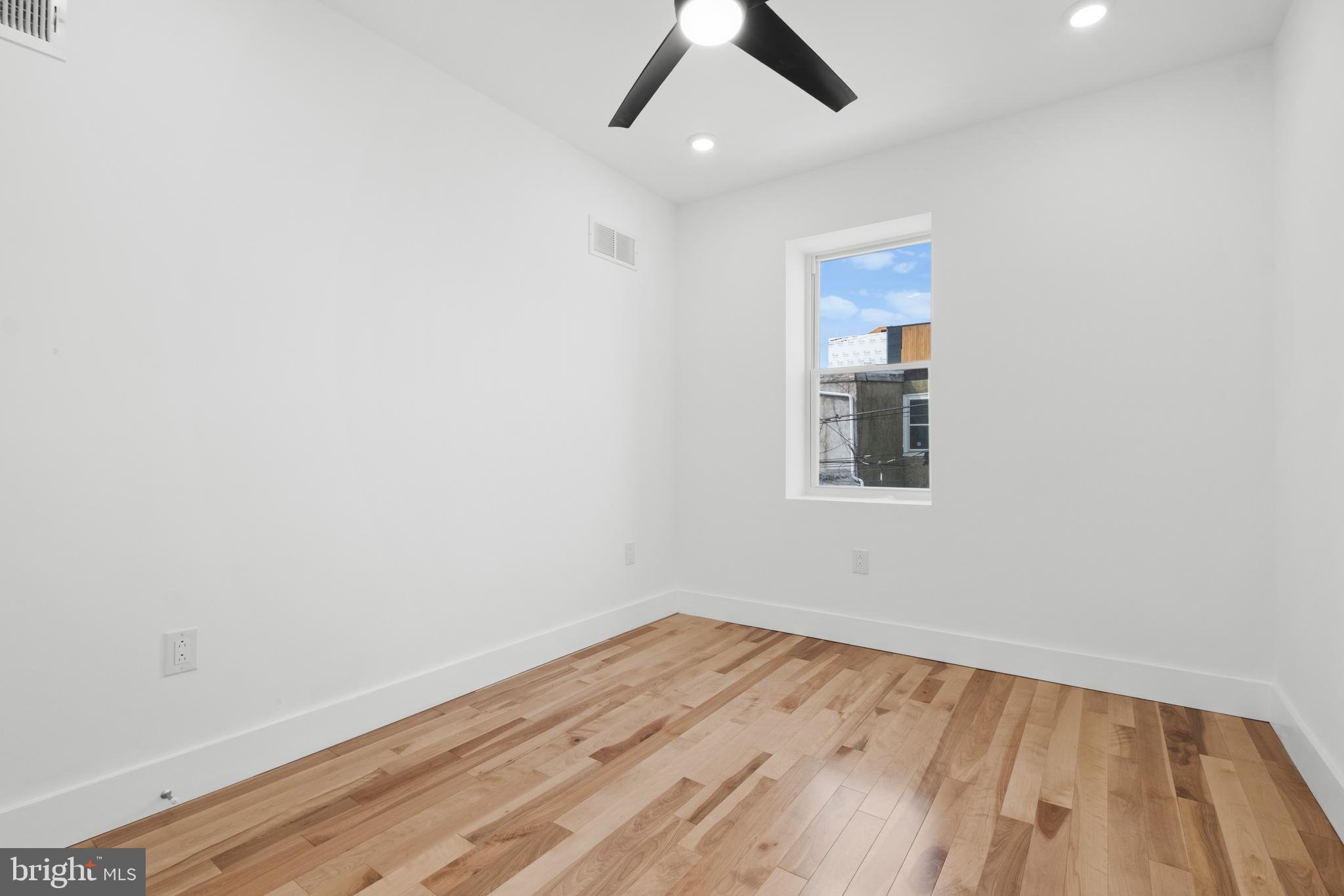 2818 Agate Street Philadelphia, PA 19134 - Photo 32 of 33