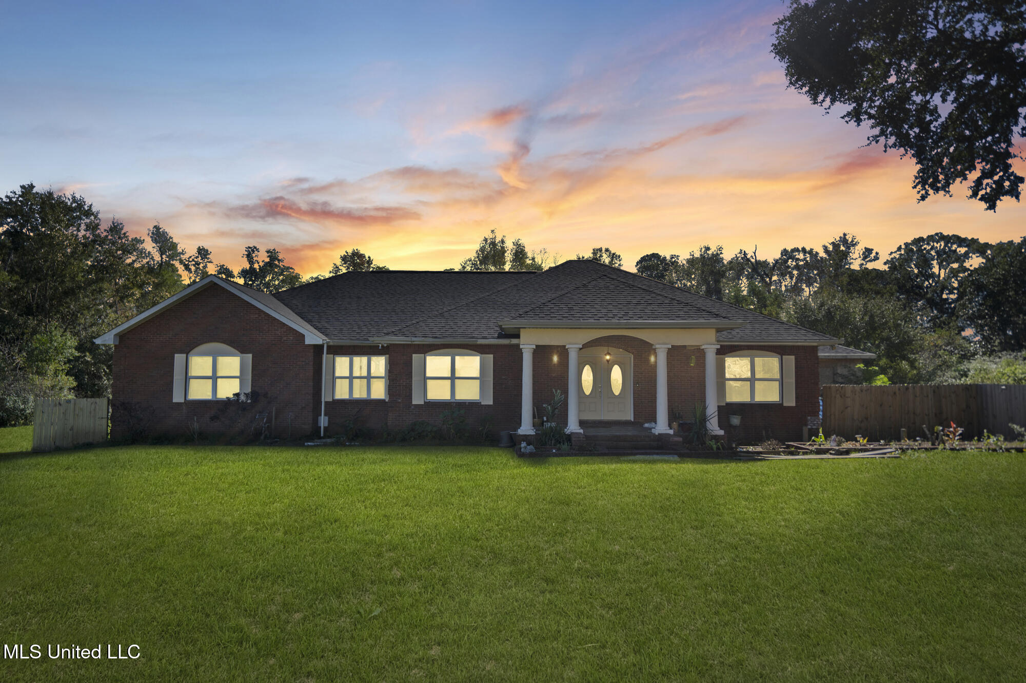 Twilight Street View