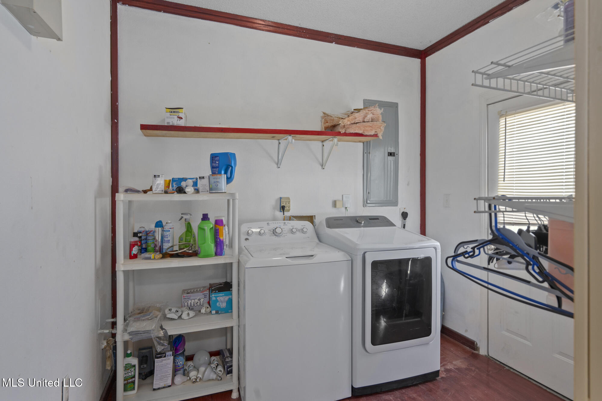 4700 Thompson Street Moss Point, MS 39563 - Photo 25 of 29 Laundry Room