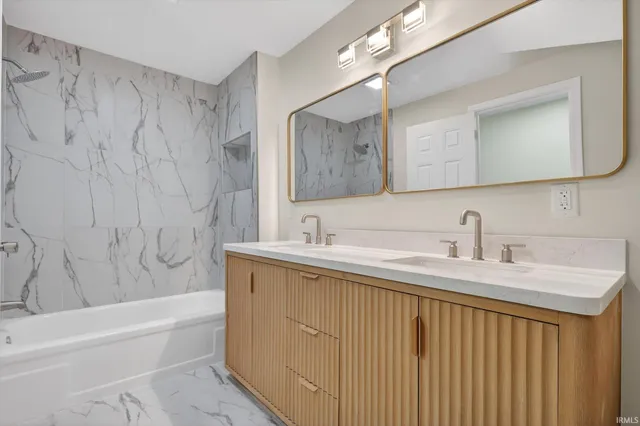 $254,900 | 415 West Battell Street, Mishawaka, IN 46545