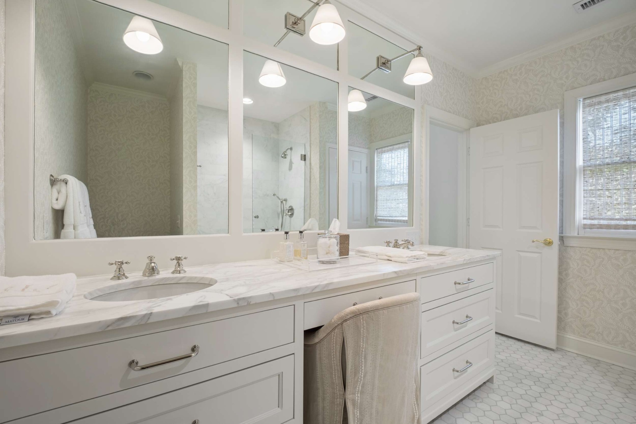 4402 Harding Place, Unit 4 Nashville, TN 37205 - Photo 22 of 35 a bathroom with double sink and a mirror