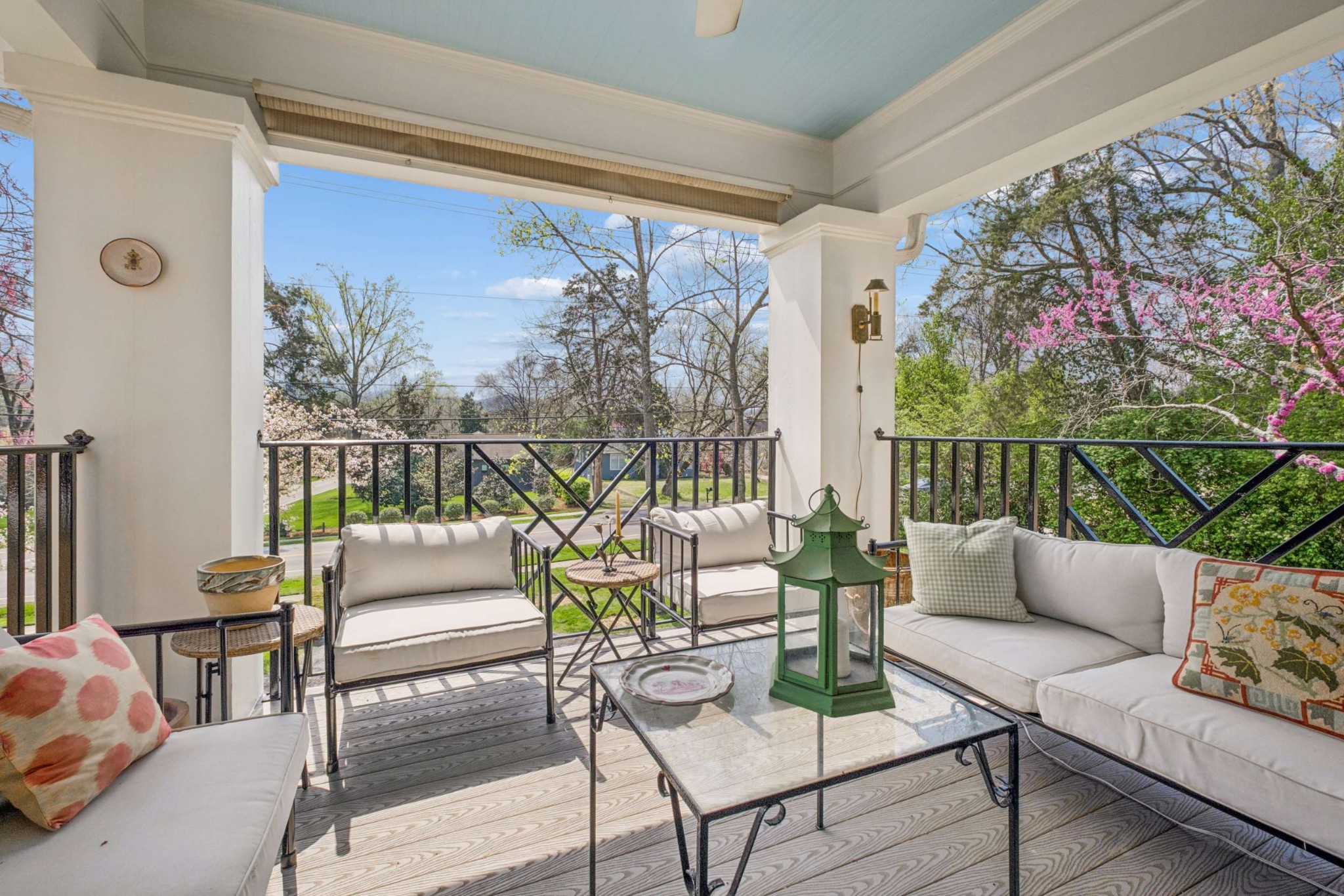 4402 Harding Place, Unit 4 Nashville, TN 37205 - Photo 29 of 35 a living room with furniture and a large window