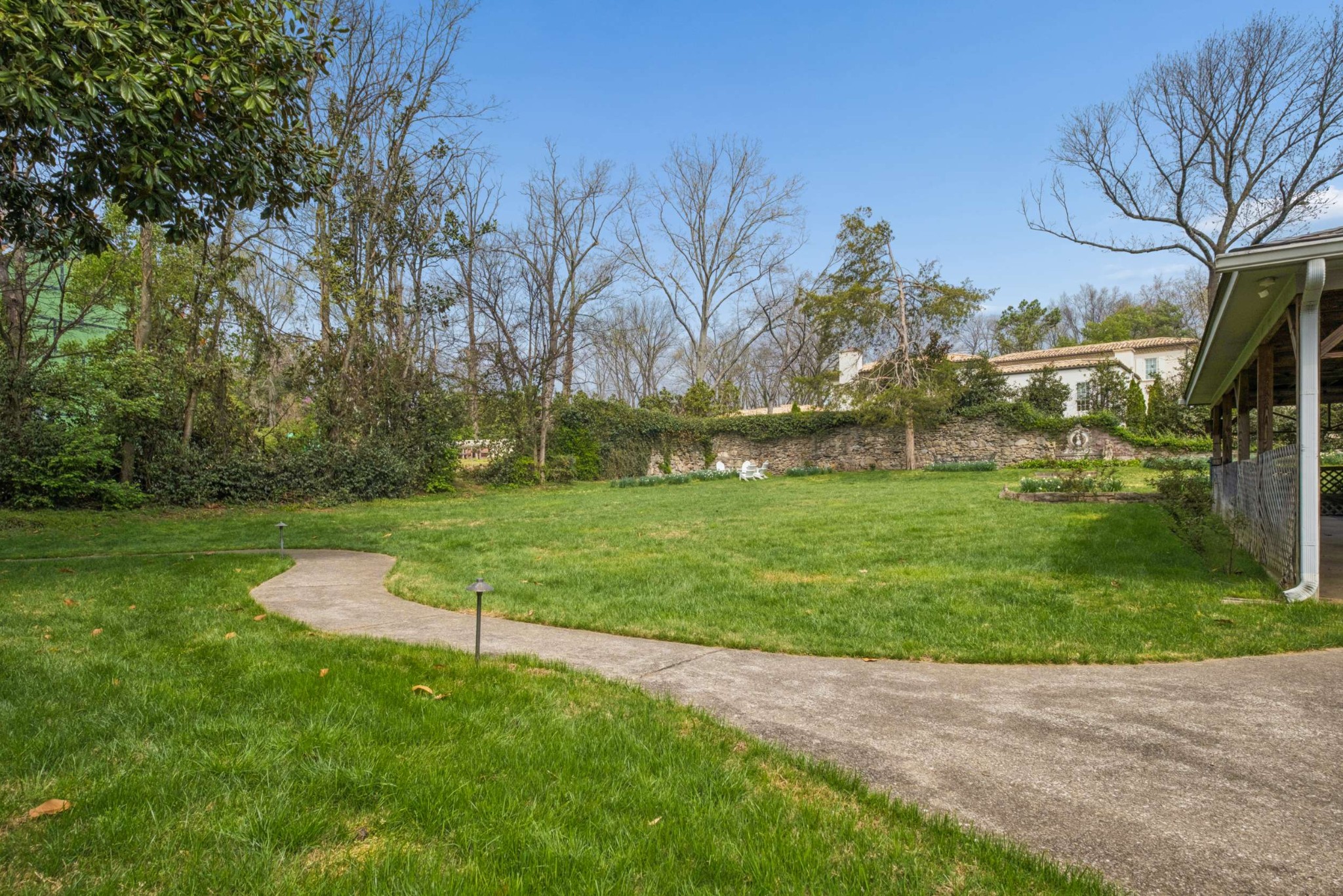 4402 Harding Place, Unit 4 Nashville, TN 37205 - Photo 33 of 35 a view of a park