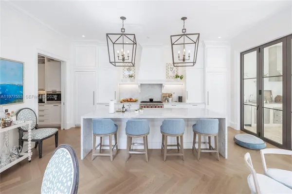 $6,950,000 | 743 Almeria Avenue, Coral Gables, FL 33134