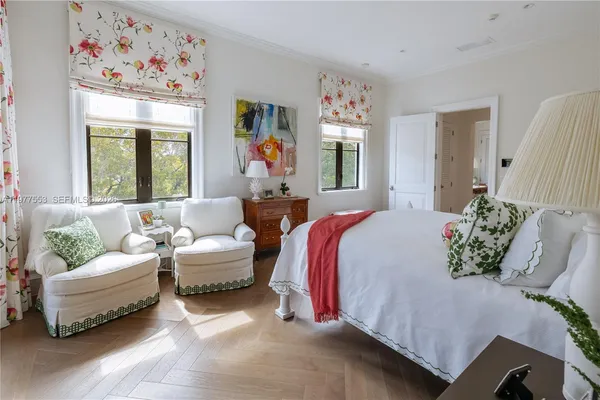 $6,950,000 | 743 Almeria Avenue, Coral Gables, FL 33134