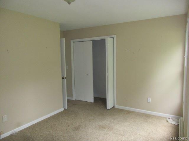 8054 Avoca Road Avoca, MI 48006 - Photo 9 of 12 220306915.JPG