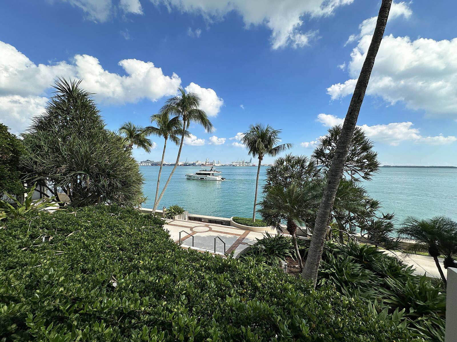 520 Brickell Key Drive, Unit A1200 Miami, FL 33131 - Photo 21 of 21 a backyard of a house with lots of green space