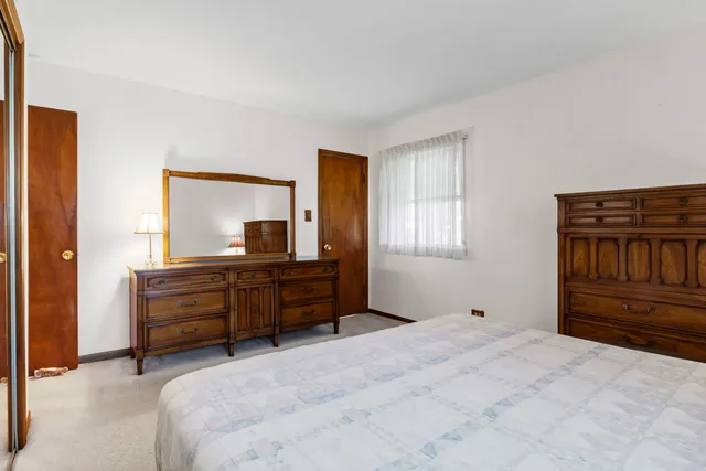 $349,900 | 1194 Cedar Lane, Elk Grove Village, IL 60007