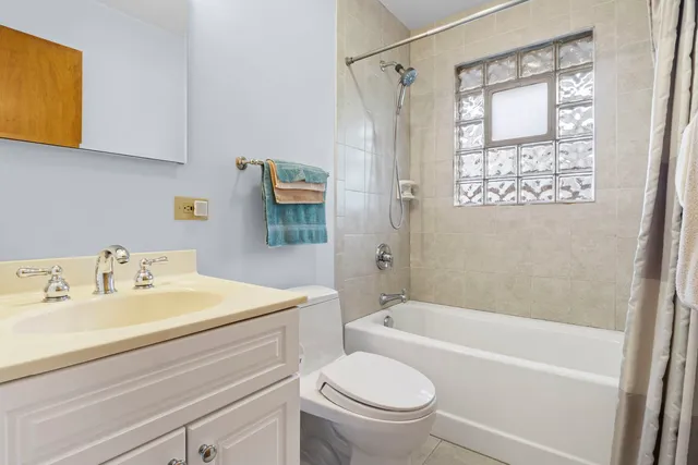 $349,900 | 1194 Cedar Lane, Elk Grove Village, IL 60007