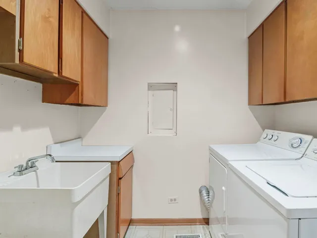 $349,900 | 1194 Cedar Lane, Elk Grove Village, IL 60007