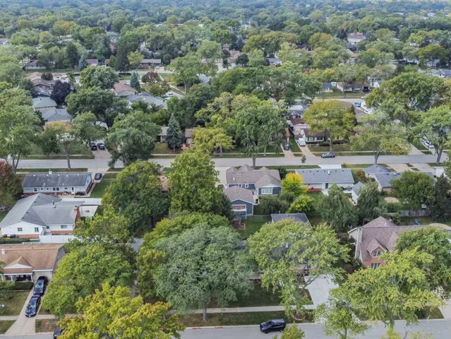 $349,900 | 1194 Cedar Lane, Elk Grove Village, IL 60007