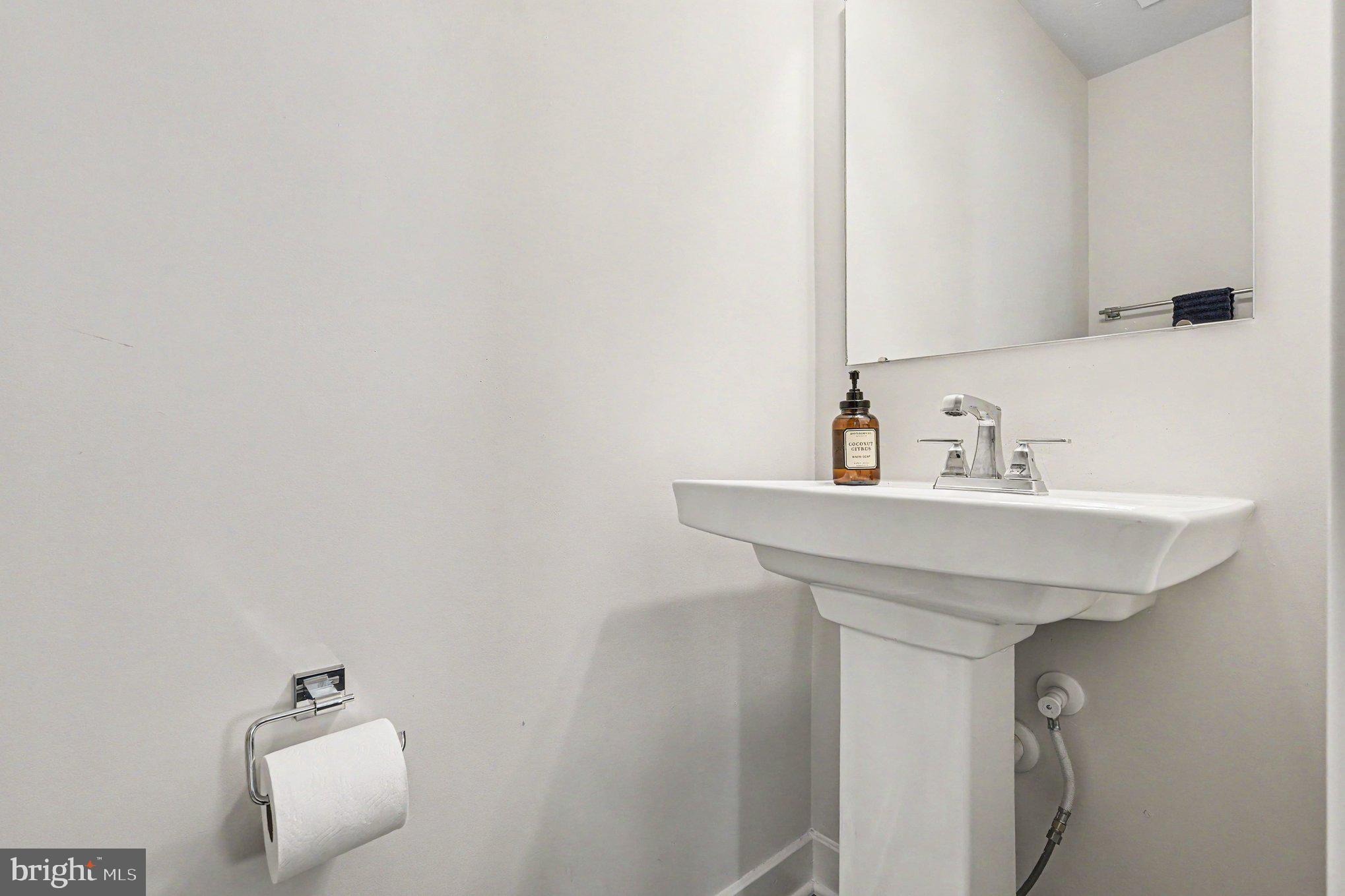 36066 Coyote Trail Locust Grove, VA 22508 - Photo 21 of 33 Half Bathroom