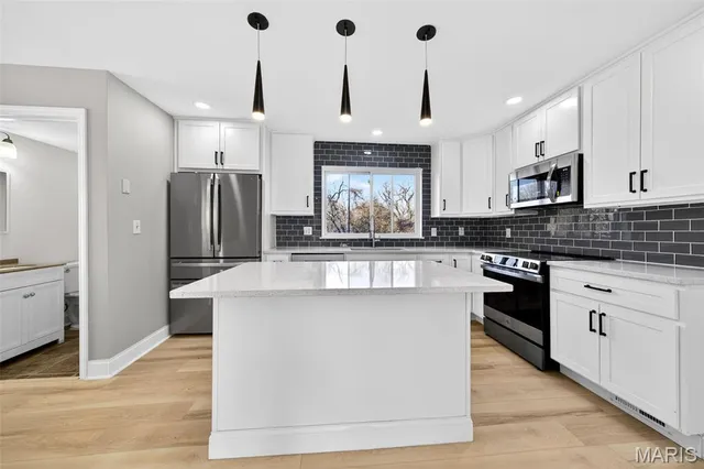 $2,450 | 264 Braeshire Drive, Ballwin, MO 63021