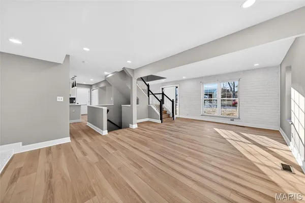 $2,450 | 264 Braeshire Drive, Ballwin, MO 63021