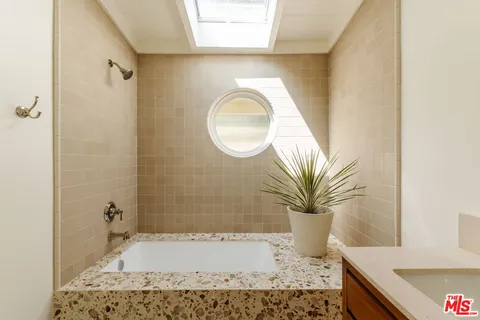 $1,095,000 | 550 Arch Place, Glendale, CA 91206