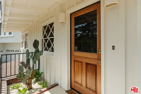 $1,095,000 | 550 Arch Place, Glendale, CA 91206