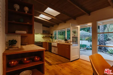 $1,095,000 | 550 Arch Place, Glendale, CA 91206