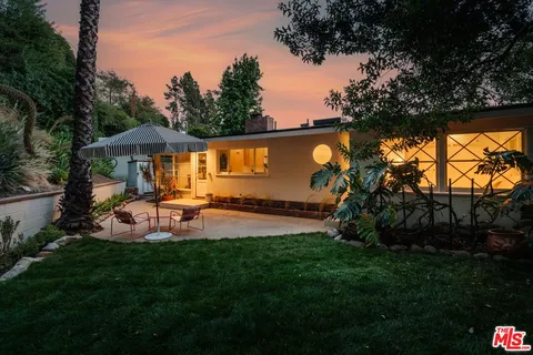 $1,095,000 | 550 Arch Place, Glendale, CA 91206