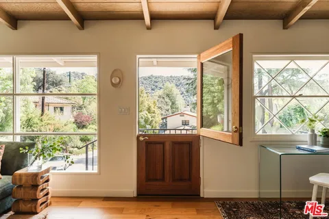 $1,095,000 | 550 Arch Place, Glendale, CA 91206