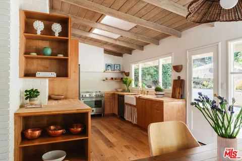 $1,095,000 | 550 Arch Place, Glendale, CA 91206