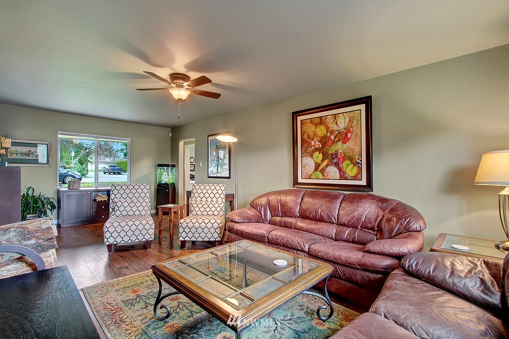 6521 Cady Road Everett, WA 98203 - Photo 4 of 18