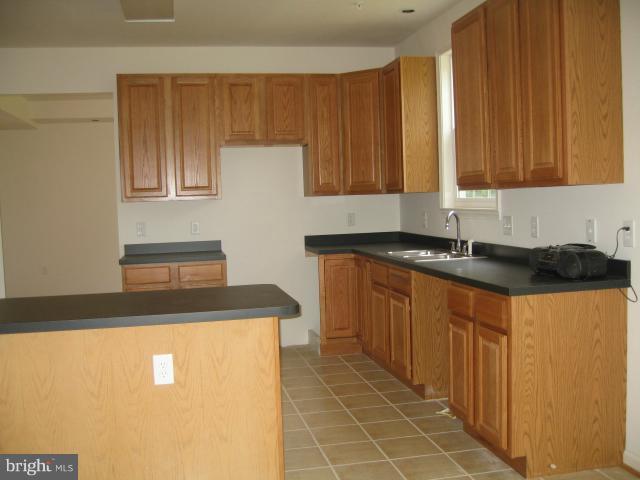 8610 Chestnut Ridge Drive Laurel, MD 20707 - Photo 5 of 15 Kitchen