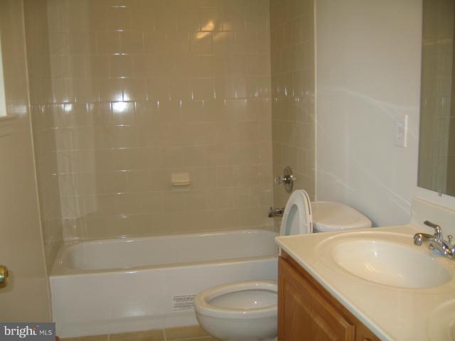 8610 Chestnut Ridge Drive Laurel, MD 20707 - Photo 9 of 15 Bath
