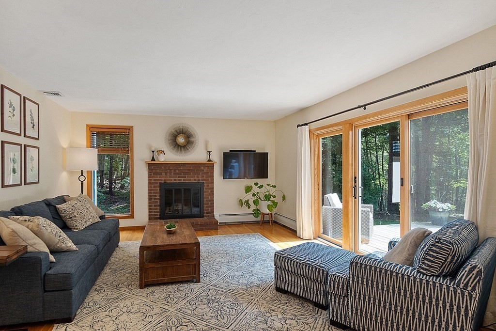 310 Stow Road Harvard, MA 01451 - Photo 4 of 28