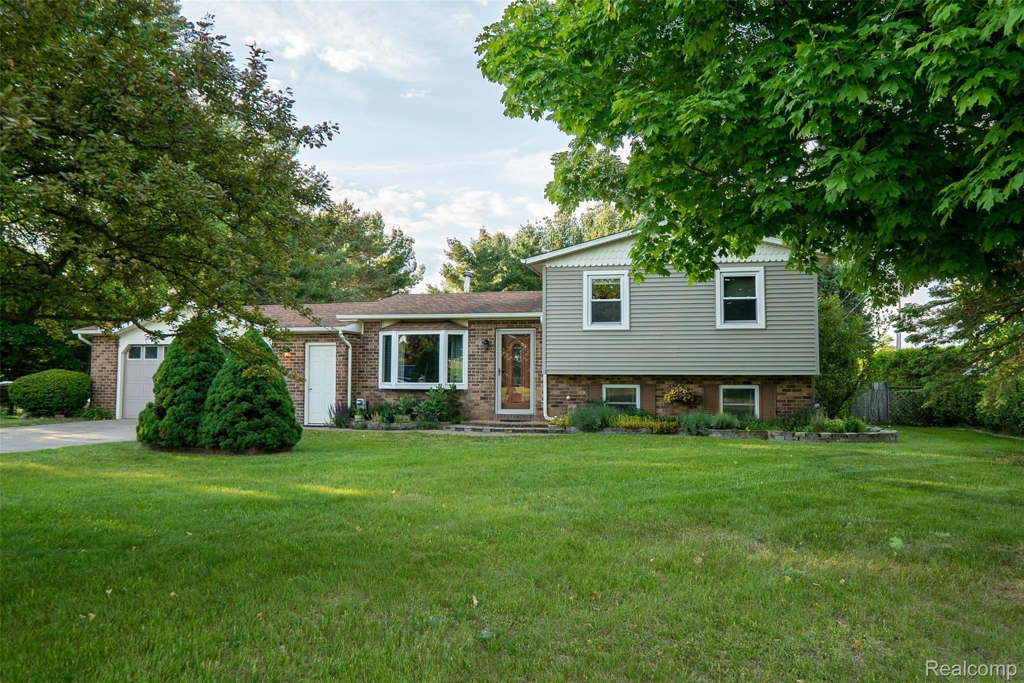 2677 East Burnside Road North Branch, MI 48461 - Photo 2 of 25 2677 Burnside (2 of 23).jpg