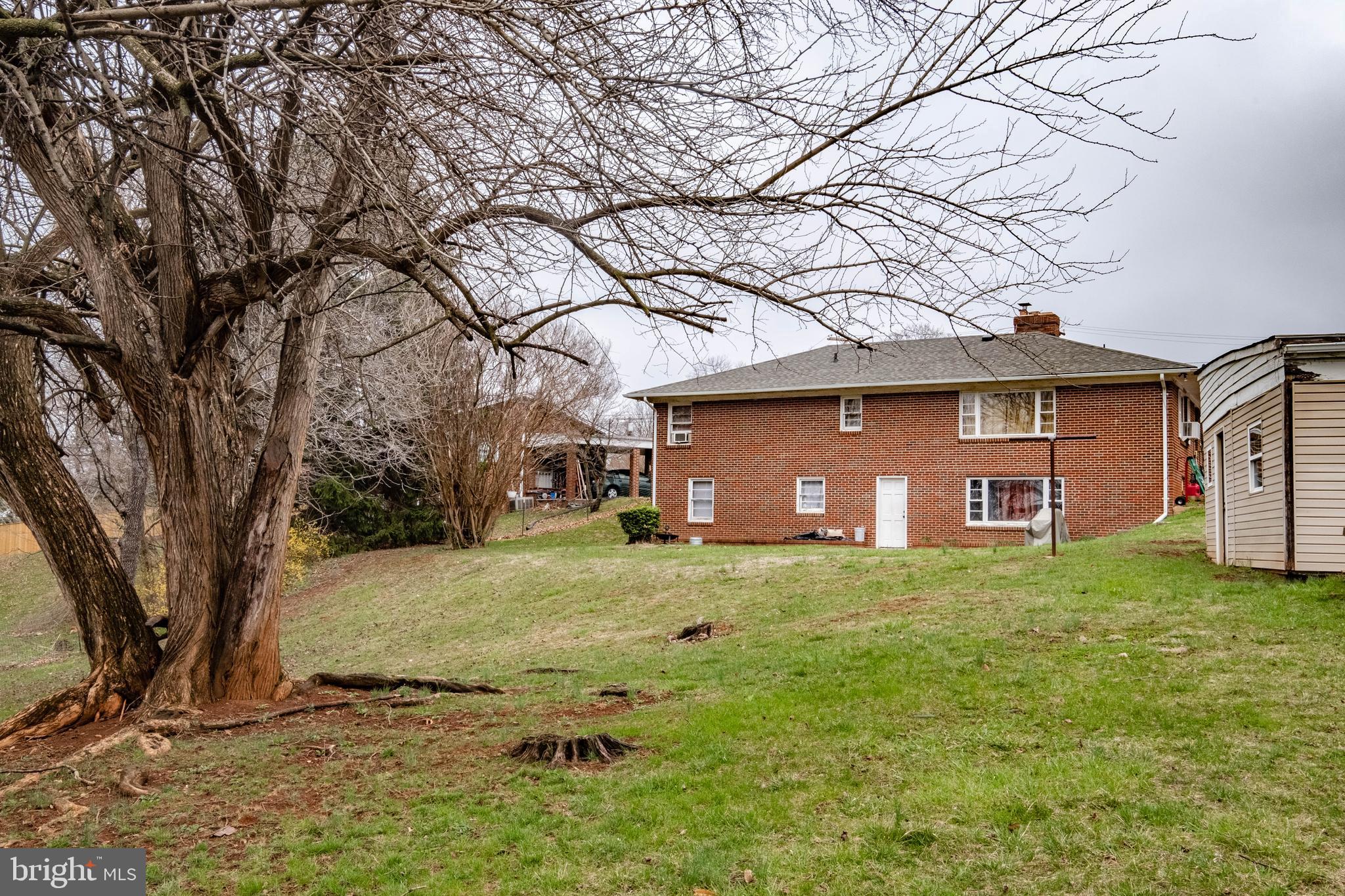 111 Accomac Road Front Royal, VA 22630 - Photo 4 of 73 Gallery Image 4