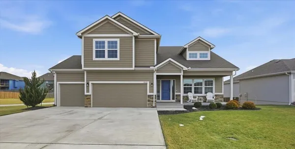 $489,900 | 2121 Sycamore Street, Leavenworth, KS 66048