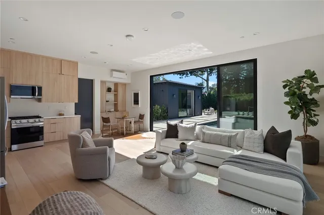 $4,899,000 | 23416 Califa Street, Woodland Hills, CA 91367
