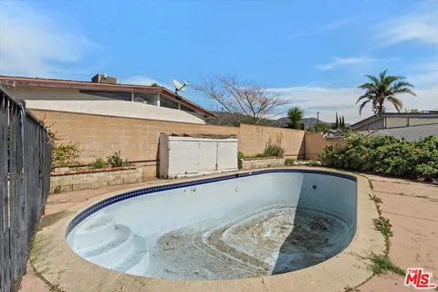 $649,000 | 13770 Sproule Avenue, Sylmar, CA 91342