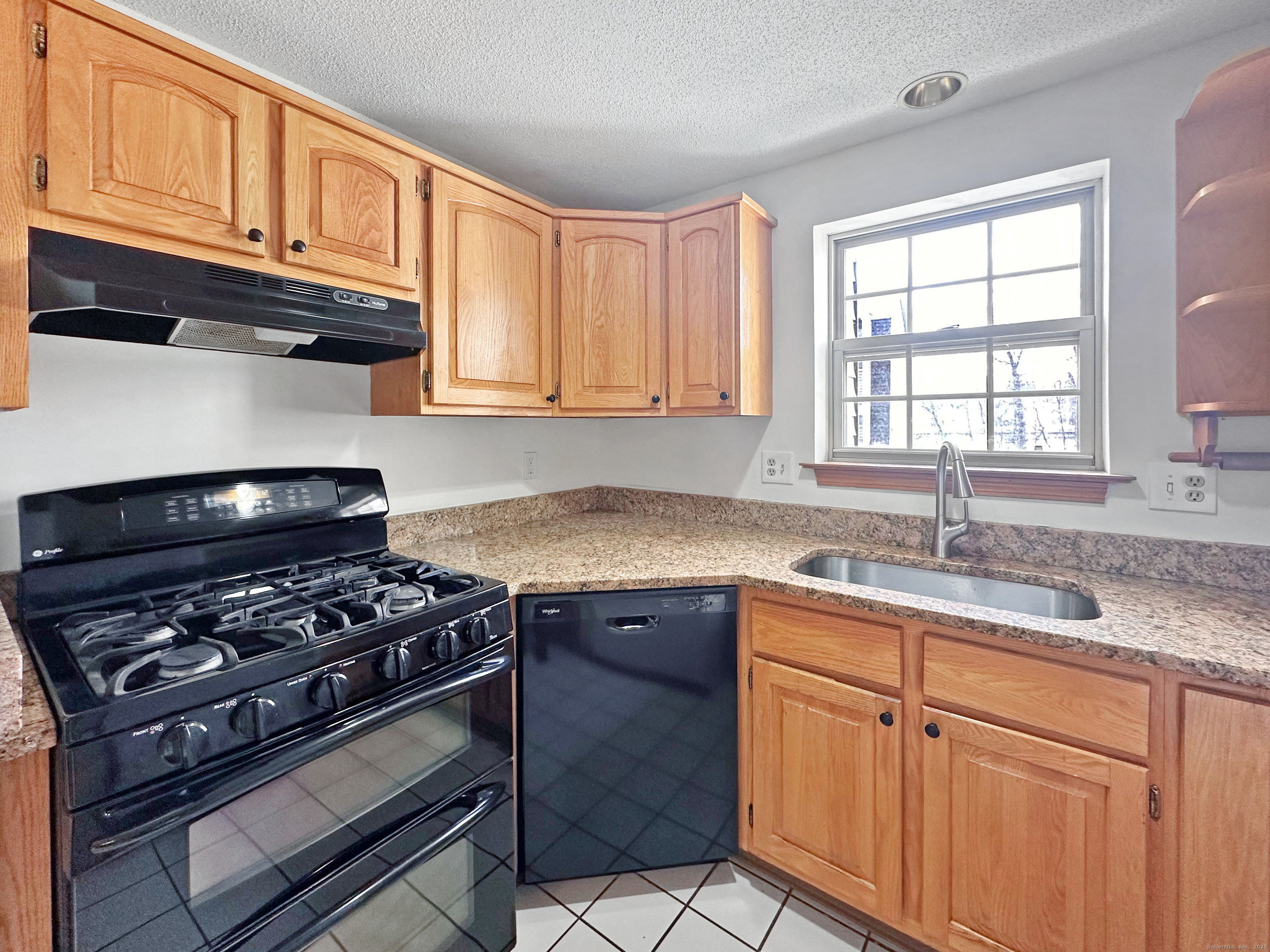 76 North Mountain Road, Unit B New Britain, CT 06053 - Photo 2 of 25