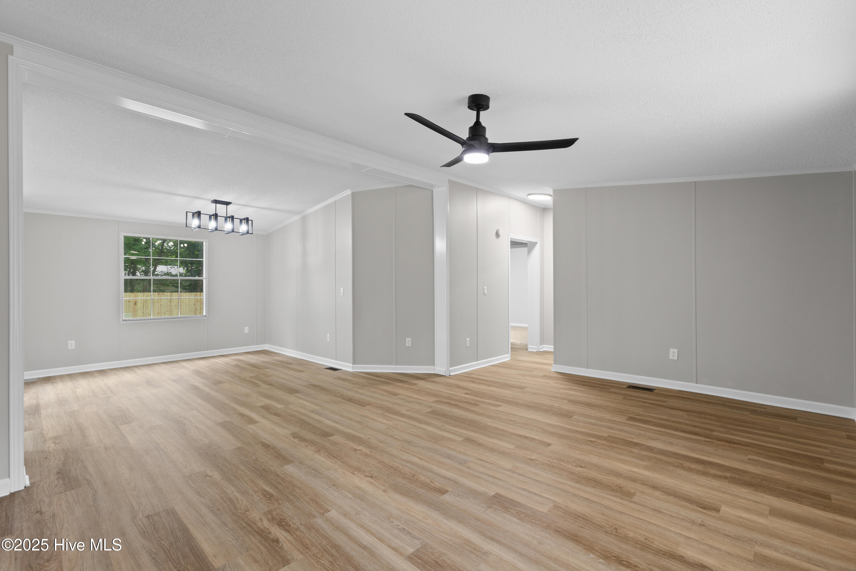 117 Rodeo Lane Jacksonville, NC 28540 - Photo 5 of 33 Living Room