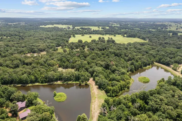 $189,900 | 16 Lakeside Drive, Montalba, TX 75853