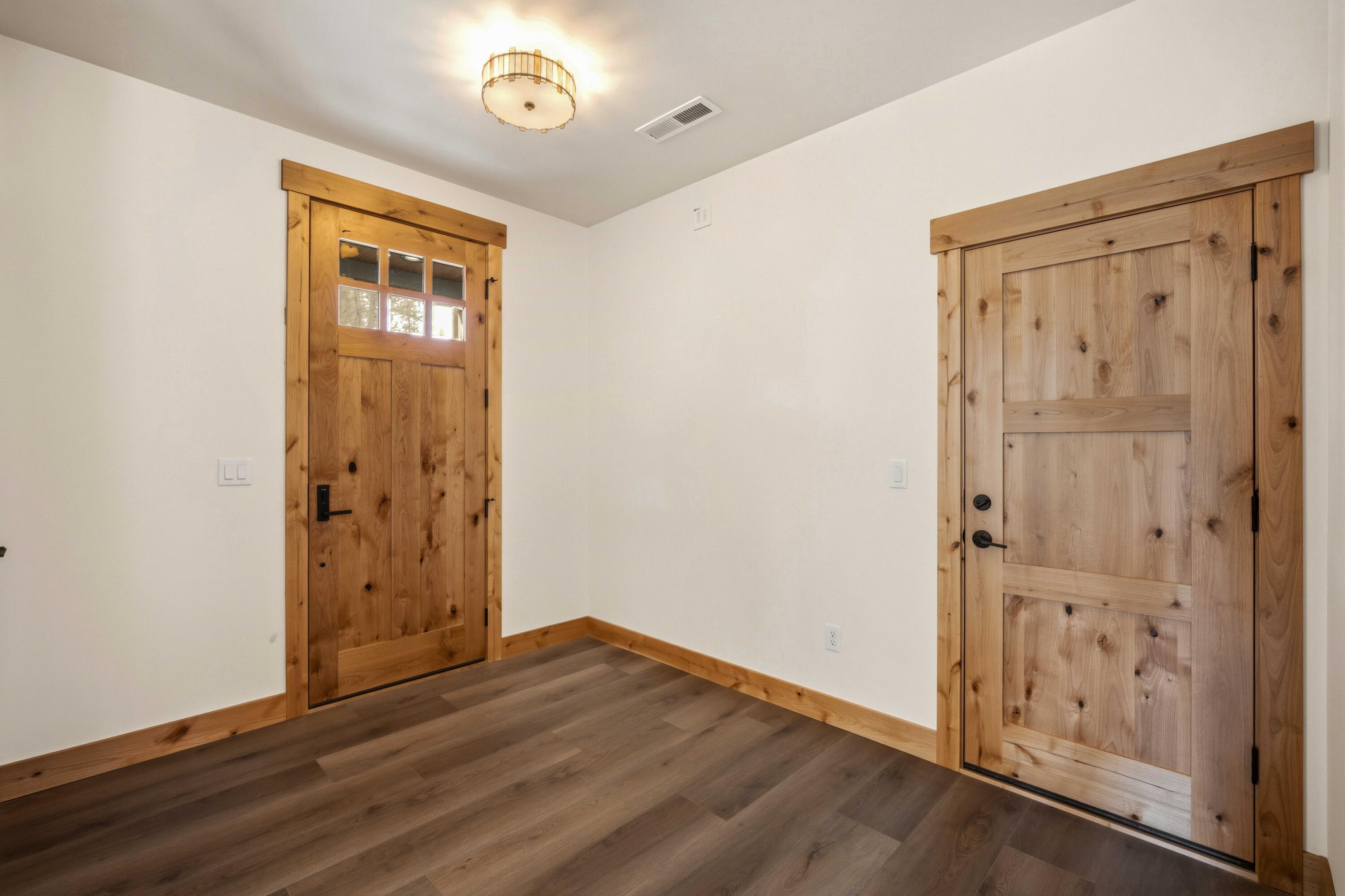 17146 Covina Road Bend, OR 97707 - Photo 4 of 65