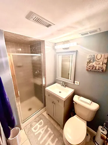 $163,900 | 6701 South Crandon Avenue, Unit 9B, Chicago, IL 60649