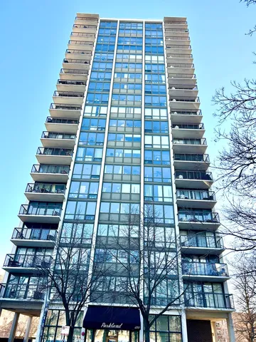 $163,900 | 6701 South Crandon Avenue, Unit 9B, Chicago, IL 60649