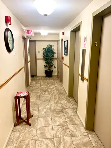 $163,900 | 6701 South Crandon Avenue, Unit 9B, Chicago, IL 60649