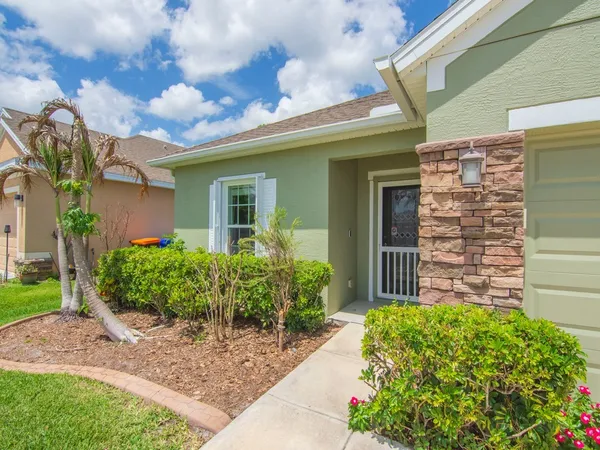 $399,900 | 8131 Westfield Circle, Vero Beach, FL 32966